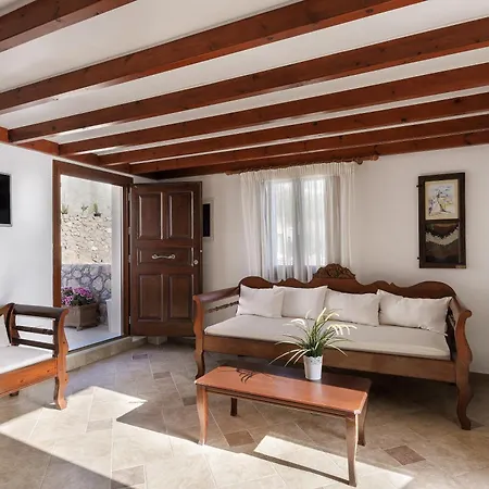 Villa Zatrikion Santorini Pyrgos Kallistis