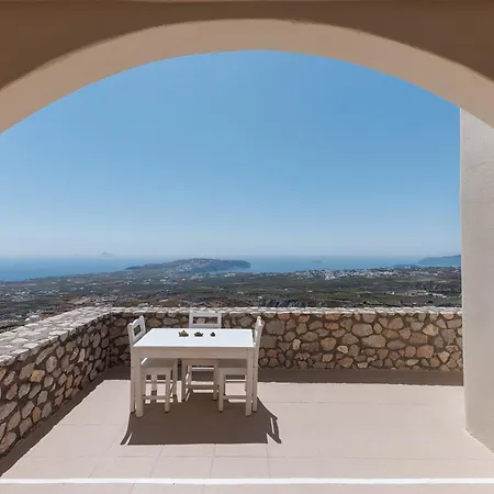 Zatrikion Santorini * Pyrgos Kallistis