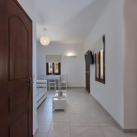 Zatrikion Santorini Pýrgos