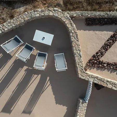 Zatrikion Santorini * Pýrgos