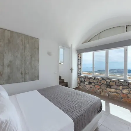Zatrikion Santorini Pýrgos